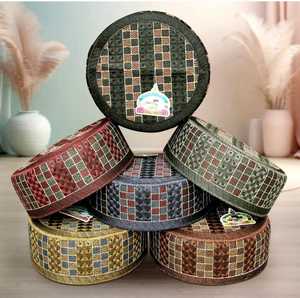 Chapeau Kufi musulman en polyester et coton brodé pour la prière et les vêtements islamiques, chapeaux traditionnels modestes pour hommes, vente en gros - Product Image 2