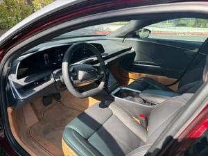 L O C I D H I R Sedán 2022 con Doble Tracción, Batería de Litio de 110+ kWh, Neumáticos R18, Asientos de Cuero, Cámara Trasera, Faros LED - Product Image 3