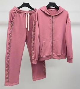 Nuevo Chándal de Alta Calidad 2026 Personalizado en Rosa Empolvado con Pedrería, Sudadera con Capucha y Pantalones de Chándal con Cristales Engastados a Mano, Chándal con Logotipo Personalizado - Product Image 2