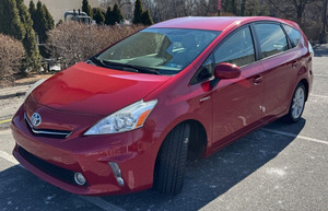 Toyota Prius rouge d'occasion 2014, conduite à gauche - Product Image 3