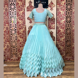 Lehenga azul cielo más vendido con All Over Beats & Sequence Hand Work Ropa étnica para bodas y grandes eventos de La India - Product Image 3