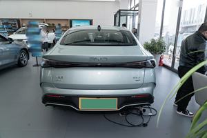 Édition conduite intelligente, berline PHEV 80 km, familiale, avec moteur hybride 120 kW, intérieur luxueux, taille des pneus R17, fabriqué en Allemagne - Product Image 2