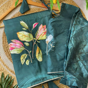 Élégant imprimé numérique délicat travail manuel Chinon soie bleu ciel Saree ethnique fantaisie Blouse exclusive fête de mariage porter Boutique - Product Image 1