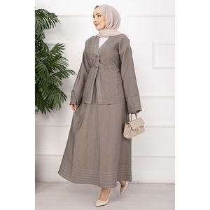 Ensemble veste et jupe en vison rayé avec garniture et boutons décoratifs - Product Image 4