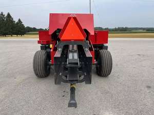 Presse à balles carrée Massey Ferguson 1842S d'occasion pour la récolte du coton, du grain, du maïs, du blé, du riz, des arachides, des pommes de terre, moteur principal - Product Image 2