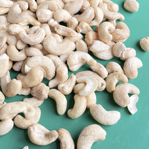 Noix de cajou Offre Spéciale Santigo Noix de cajou Noix de cajou du Vietnam Ww180 Ww240 Ww320 Emballage de marque privée disponible - Product Image 1