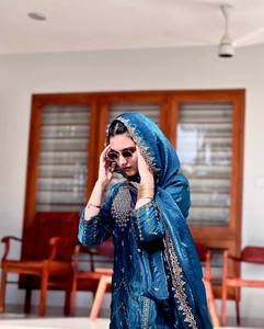 ชุดสูทออกแบบอย่างหนาผ้าไหมแท้ zari และลำดับปักเสื้อทำงานและพาลาซโซ่กับทุกลำดับเย็บปัก - Product Image 2