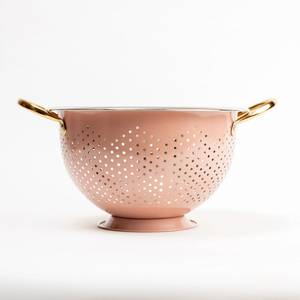 Bol passoire en métal rose élégant avec poignées dorées Passoire de cuisine décorative pour laver les fruits légumes pâtes et usage domestique - Product Image 1