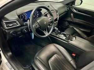 2022 Maserati Ghibli Modena Q4, Motor V6 Biturbo Derivado de Ferrari, Tracción en las Cuatro Ruedas, Sin Modificar - Product Image 4