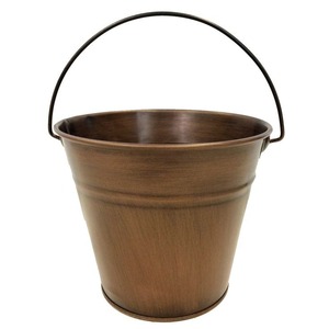 Cubo de maceta galvanizado con acabado antiguo para agregar belleza floral a entradas o patios de granja - Product Image 1