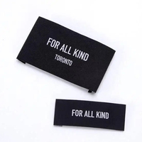 Nouveau design de logo de marque personnalisé étiquette de cou de vêtement à haute densité vêtements étiquettes tissées pour vêtements respirant OEM prix bon marché