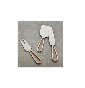 Serveur à gâteau abordable en acier inoxydable durable avec un design léger permettant une manipulation facile pour la maison - Product Image 3