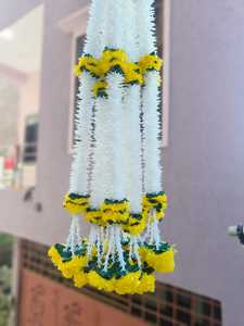 Guirlande de glands floraux pour les fêtes à thème Bollywood, Diwali et Sangeet Decor Décoration de mariage-Glands de décoration Haldi Festive - Product Image 4