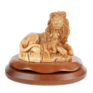 León y Cordero – Símbolo de la Paz hecho de madera de olivo (20 cm) - Product Image 1