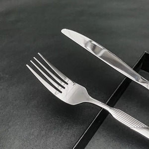 Venta al por mayor de fábrica, cuchillo de acero inoxidable a granel, cuchara y tenedor, juego de vajilla de Dubái, juego de cubiertos personalizable con patrón de Oriente Medio - Product Image 4