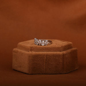 Alliance certifiée en or blanc 14 carats avec 1.9 TCW poire taille diamant cultivé en laboratoire style classique cadeau d'anniversaire pour les filles - Product Image 3