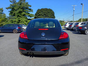 Voiture d'occasion de qualité abordable, Volkswagen Beetle 1.8T Wolfsburg Edition PZEV 2016, conduite à gauche - Product Image 5