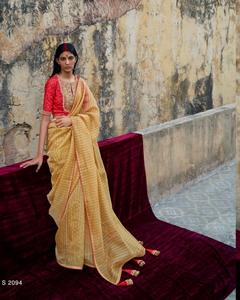 Belle blouse en organza douce Bollywood avec des empoignades lourdes sur un sari de style tissu de soie brodé Palau - Product Image 3