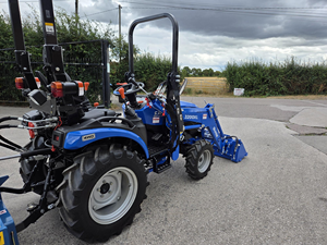 Tractor Pequeño Más Vendido 4x4, Mini Tractor Agrícola de 4 Ruedas Motrices, Compre SOLIS 26 9X9 EXTRA con Cargador de Calidad. - Product Image 3