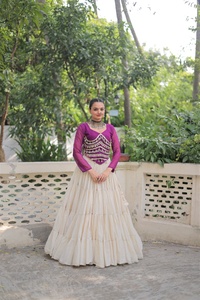 Tela de algodón de alta demanda Lehenga Choli para niñas mujeres trabajo de encaje de espejo para fiestas Navratri mejor precio disponible más vendidos - Product Image 4