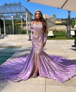 Caftán argelino tradicional púrpura claro cortado con pescado con rastro con cuentas de cristal adornadas, Dabka, perla, trabajo de piedra 2025 @ - Product Image 1