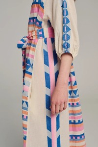 Nouvelle collection de vêtements pour femmes à manches courtes caftan robe longue belle couleur v-tissage texturé événements en plein air robe pour l'été - Product Image 4