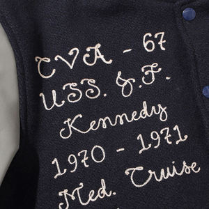 Chaquetas Universitarias Personalizadas de Lana 100%, Resistentes al Viento, Transpirables, con tus Propios Colores, Parches y Bordados para Estudiantes de Secundaria - Product Image 4