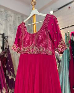 Vestido de Fiesta para Mujer, Diseño de Alta Costura, en Seda Georgette con Bordado de Encaje, Estampado Digital, Estilo Indio-Pakistaní - Product Image 2