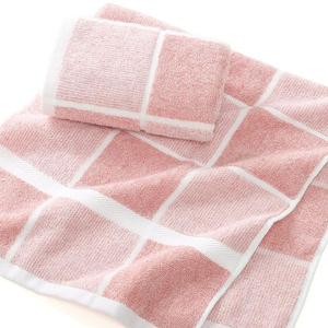 Toallas de Baño de Estilo Turco Teñidas, Diseño Personalizado, 500GSM, Color Rosa Claro, 100% Algodón, Duraderas y de Alta Calidad - Product Image 3