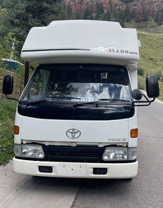 LISTO PARA CONDUCIR - USADO, VOLANTE A LA IZQUIERDA |   CONDUCCIÓN DERECHA |   Toyota Hiace Diesel Camper de 1995 - Product Image 1