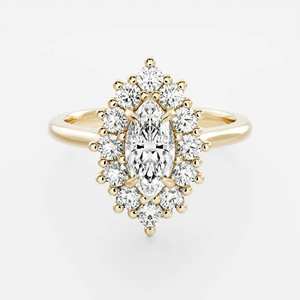 Bague de fiançailles en grappe de moissanite coupe marquise pour femme Design Halo floral vintage avec accents ronds en or jaune 18 carats - Product Image 2