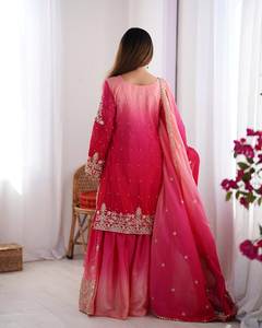 Ensemble Salwar Kameez Traditionnel pour Femmes en Tissu Chinon Lourd Intemporel avec Couche Intérieure Séchage Rapide pour les Occasions de Fête - Product Image 2