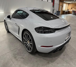 Seminuevo 2023 Porsches 718 Cayman GTS 4,0 4.0L Flat-6 - Product Image 5