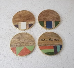 Dessous de verre de décoration de table antidérapants Design moderne en résine et bois Design unique Dessous de verre à thé faits à la main Ensemble de 4 pièces de SCI INDIA - Product Image 6