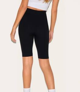 Short de course pour femme de qualité supérieure-Évacuation de l'humidité et durable Excellent ajustement Couleur noire Slim Fit Sports Wear Comfort - Product Image 2