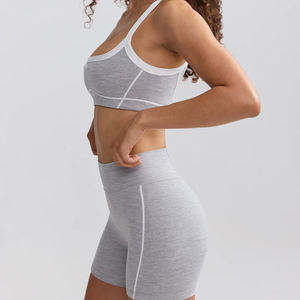 Conjunto de Yoga de Dos Piezas para Mujer, Estilo Veraniego, Corte Regular Ajustado, Ropa Deportiva, Nuevo Estilo, Diseño OEM, Brasier y Pantalones Cortos - Product Image 2