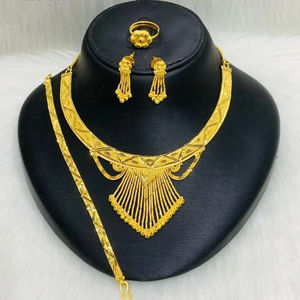 Ensemble de collier et de boucles d'oreilles en or 24 carats élégant Design complexe en forme de poire vintage pour mariage et fête Bijoux en cuivre - Product Image 1