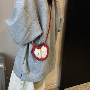 Nouveau Sac à bandoulière en crochet motif pomme de Noël, tendance et mignon, pour femme, en coton doux, petit porte-monnaie pour le quotidien et les voyages - Product Image 3