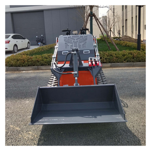 Chargeuse compacte tout-terrain avec protection ROPS/FOPS et pneus de traction agressifs pour un sol inégal - Product Image 3