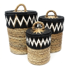 Ensemble de paniers en macramé en écorce de bananier naturelle, noir et blanc, avec couvercle en zigzag et poignée arquée, pour le rangement du linge, décoration et design artistique pur - Product Image 1