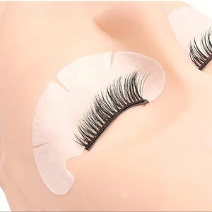 Extensions de cils professionnelles de haute qualité DRAGONLASH 100% naturelles, fabriquées à la machine, bande en coton noir, coussinets en gel hydrogel - Product Image 3