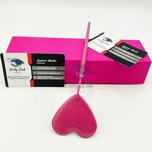 Hot Pink Sparkle Acero inoxidable Micro Scissor Herramienta de extensiones de pestañas en forma de corazón elegante y sostenible con etiqueta privada - Product Image 3