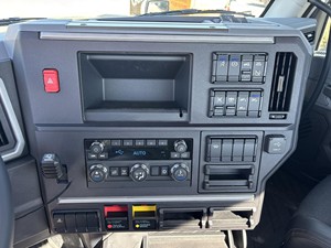 NUOVISSIMO Motore MA CK PIONEER 64T 13L 445hp-MP13 6 Cilindri 6x4 Carburante-Diesel Classe-8 Trasmissione-AMT Guida a Sinistra - Product Image 3