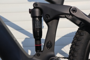 Eleva la tua avventura in Mountain Bike con il telaio EMTB in carbonio E Bike Bafang 820 sospensioni complete - Product Image 5