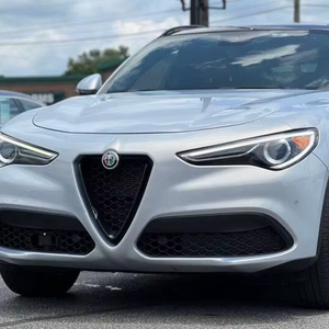 Alfa Romeo Stelvio Sprint SUV-AWD-2022 Usado - 5 Plazas - Asientos de Cuero - Product Image 1