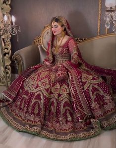 2024 nuevo hermoso bordado pesado seda nupcial Lehenga Choli hasta el suelo adornado cristal Beadssstone Dabka trabajo para - Product Image 1