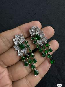 À la mode nouvelles boucles d'oreilles en diamant complet boucles d'oreilles indiennes et américaines femmes à la mode accrocheur fête accessoires femmes boucles d'oreilles - Product Image 4