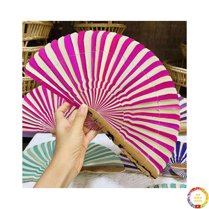 Abanico de palma de coco hecho a mano diseñado con decoración ecológica de hoja de coco perfecto para eventos de bodas Vietnam - Product Image 6