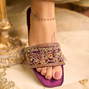 Tendance de la mode féminine, tongs imprimées antidérapantes avec semelle extérieure en cuir véritable et doublure en velours, toutes saisons - Product Image 4