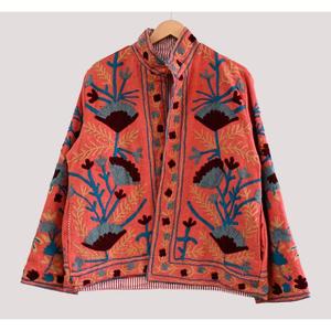 Chaqueta bohemia de terciopelo Suzani étnico indio hecho a mano, bordado personalizado, ropa de abrigo de invierno de manga completa, elegante y cálido - Product Image 2